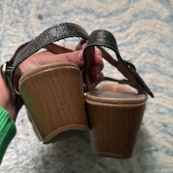 Dansko metallic, black ankle strap, buckle sandals 39 - Picture 4 of 6